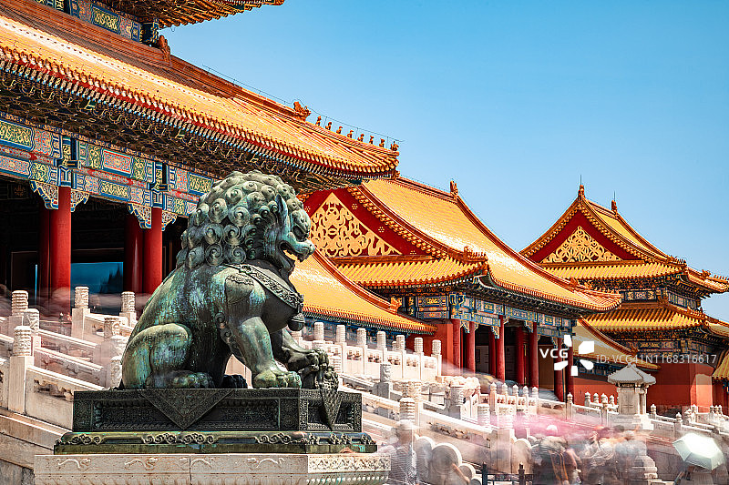 中国北京故宫建筑前的石狮子图片素材