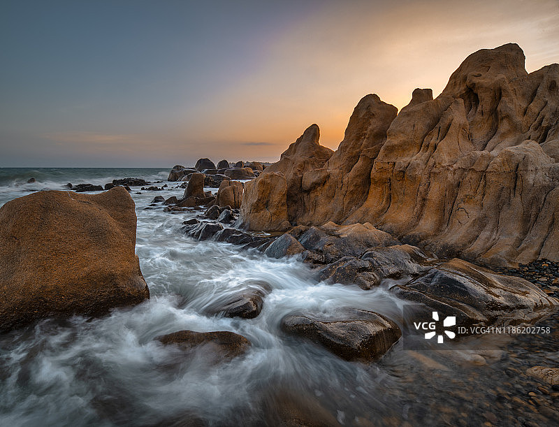 越南奇石日落海景图片素材