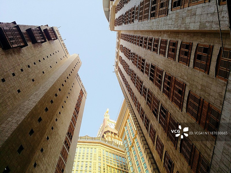 世界上最高的钟塔，位于麦加卡巴清真寺(Al Haram清真寺)旁边图片素材