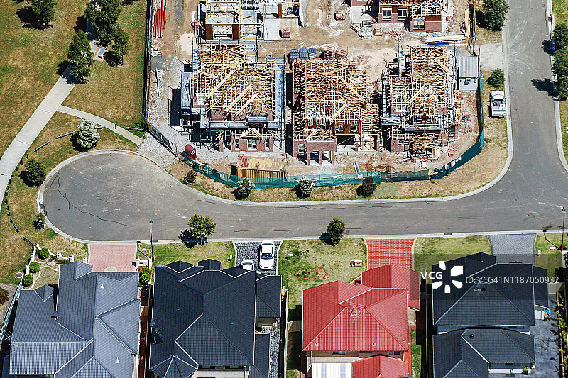在死胡同和住宅开发的新房子郊区，悉尼，澳大利亚，航拍图片素材