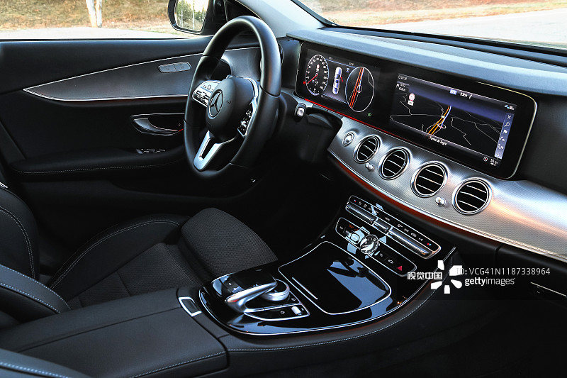 梅赛德斯-奔驰(mercedes - benz) E220d图片素材