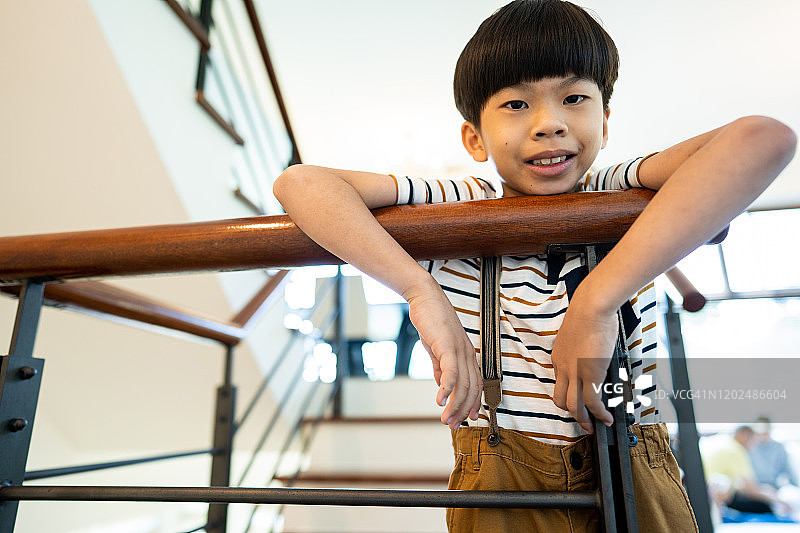 快乐的台湾男孩的肖像图片素材