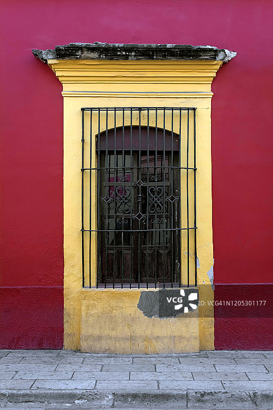 拉丁美洲西班牙殖民时期窗户的建筑形象图片素材