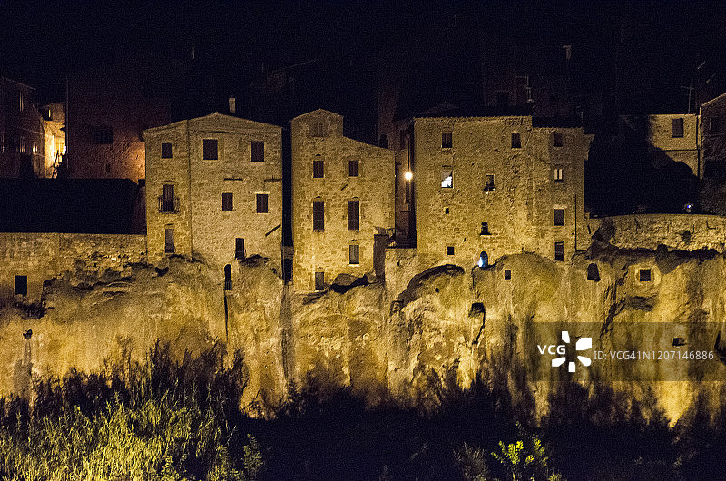 中世纪壮观的皮蒂利亚诺之夜图片素材