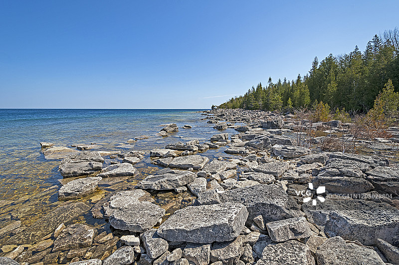 五大湖沿岸的岩石海岸图片素材