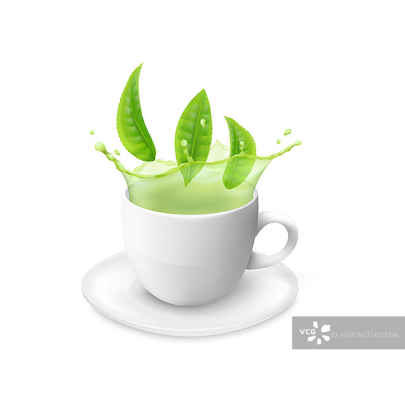 新鲜的绿茶叶子落在白瓷杯中，绿色的液体飞溅图片素材