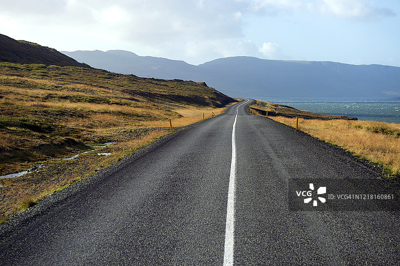 冰岛Reykhólar的蜿蜒道路图片素材