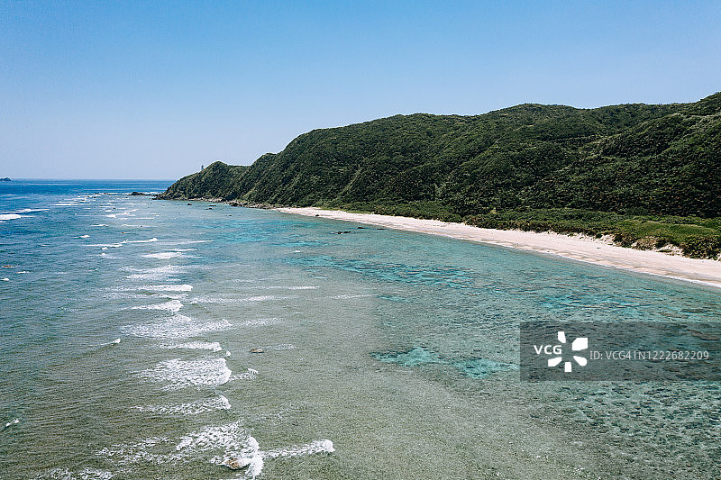 日本大岛天美，热带海岸线，上面有珊瑚礁图片素材