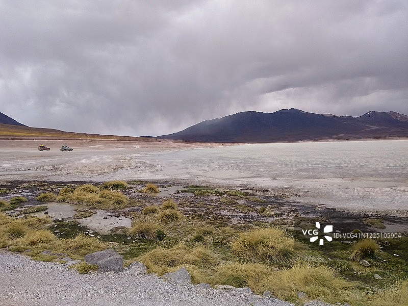 玻利维亚乌尤尼盐湖附近的布兰卡湖图片素材