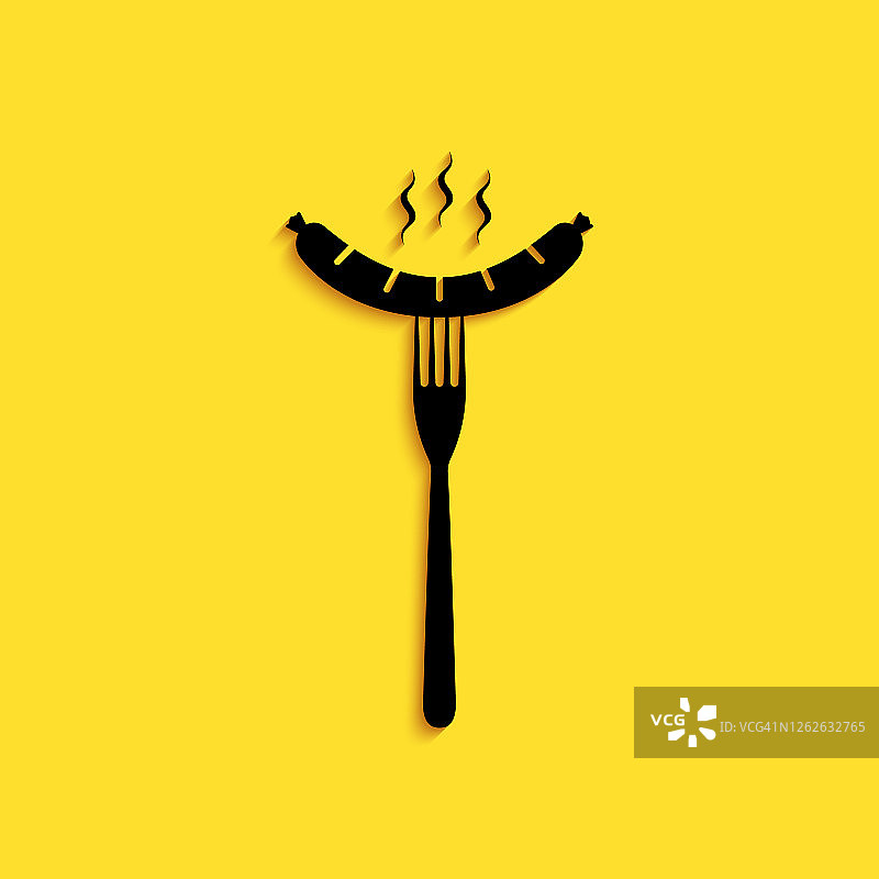 黑色香肠在叉与蒸汽图标隔离在黄色背景。烤香肠和香气的标志。长长的阴影风格。向量图片素材