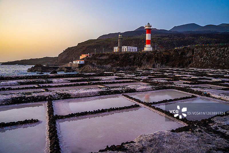 西班牙加那利群岛拉帕尔马海盐蒸发池图片素材