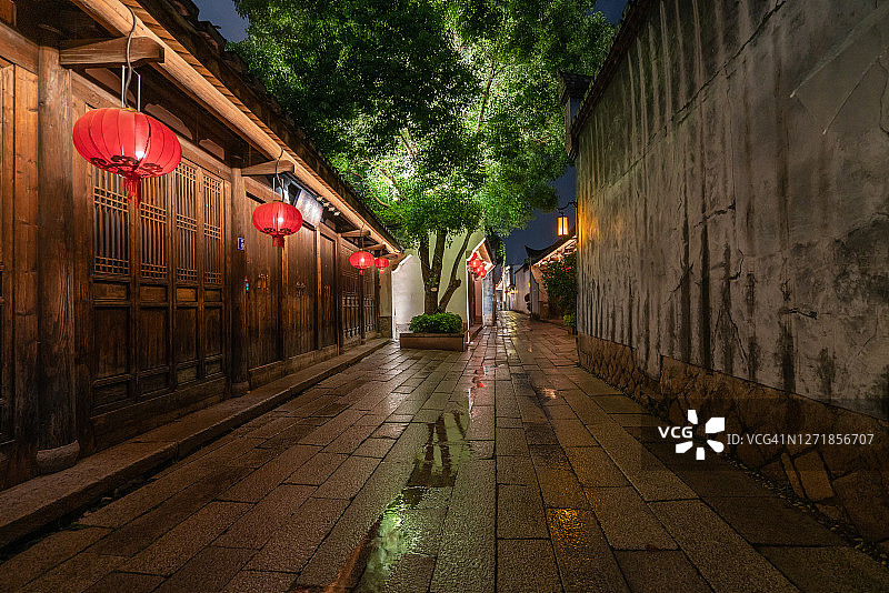 中国福建福州古建筑街道夜景图片素材
