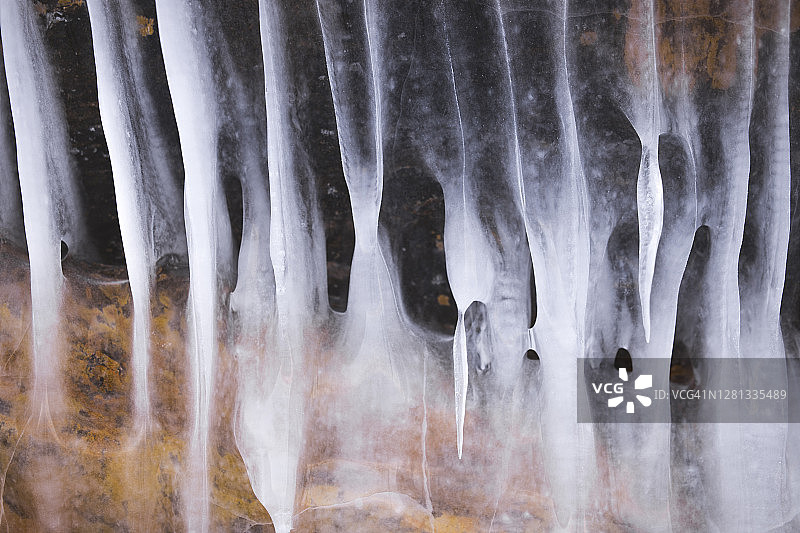 贝加尔湖冰冻水的细节。图片素材