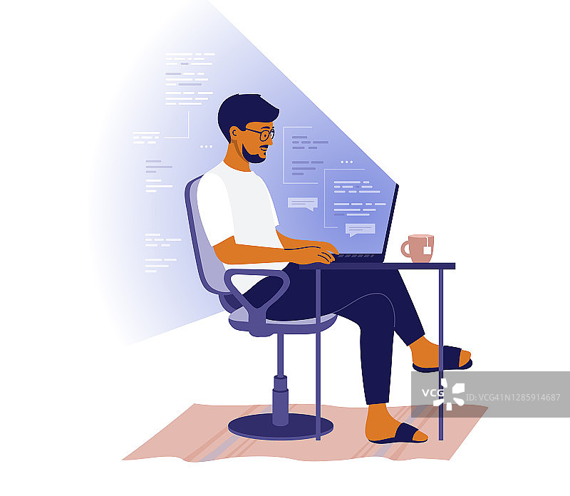 程序员坐在桌子前工作，编写代码，通过笔记本电脑在线聊天图片素材
