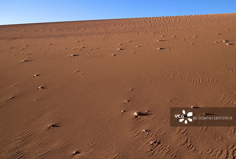 美丽的阿塔卡马沙漠沙丘的自然纹理特写向上看，Valle de la Luna，圣佩德罗，智利图片素材