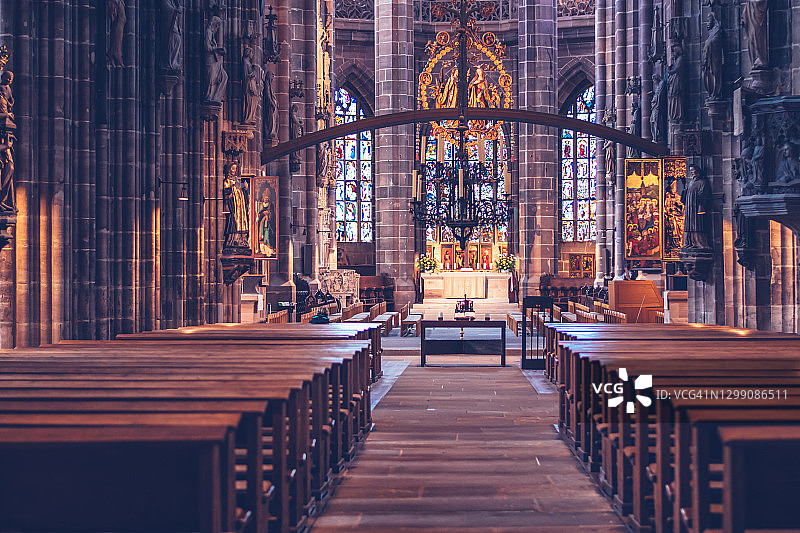德国纽伦堡圣洛伦兹教堂内部美丽图片素材