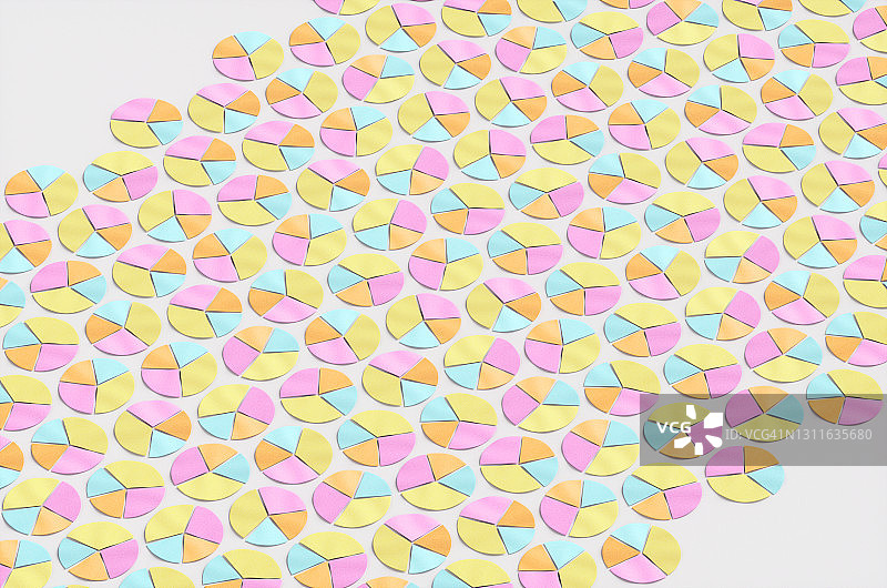 波普艺术的一套纸饼图在粉红色的背景。3 d渲染图图片素材
