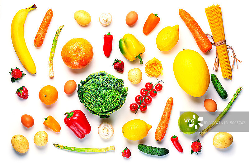 素食健康食品理念。蔬菜，水果分类孤立在白色背景。买食物和杂货。俯视图图片素材