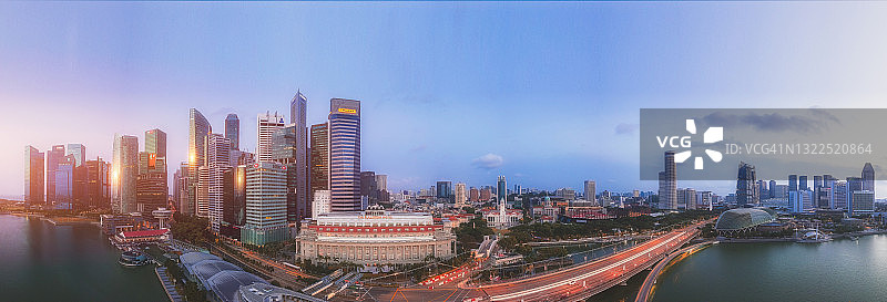 全景鸟瞰新加坡市中心区，该建筑是金融和商业区的著名建筑图片素材