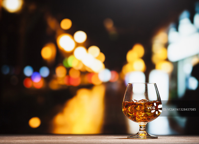 威士忌在城市抽象的背景图片素材