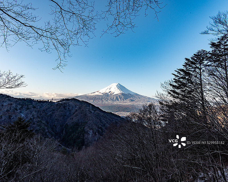 早春的三坂富士图片素材