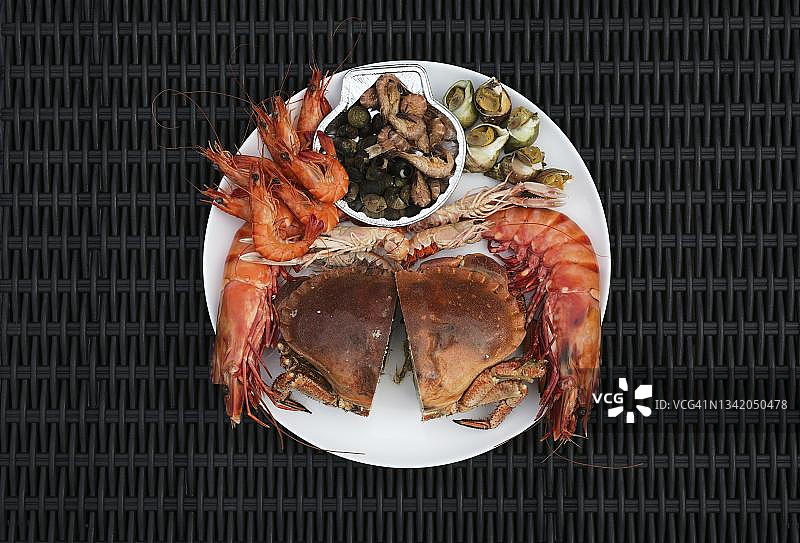法国布列塔尼，布列塔尼海鲜拼盘，大虾，螃蟹，王虾，海螺，长相思，大果，螃蟹图片素材