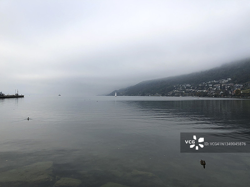 秋天的贝尔湖，瑞士图片素材