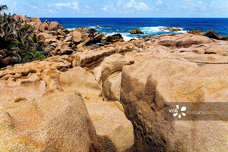 塞舌尔，拉迪格，塞舌尔，拉迪格以南的花岗岩、海滩和丛林图片素材