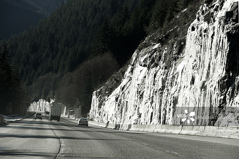 西雅图附近的山路图片素材