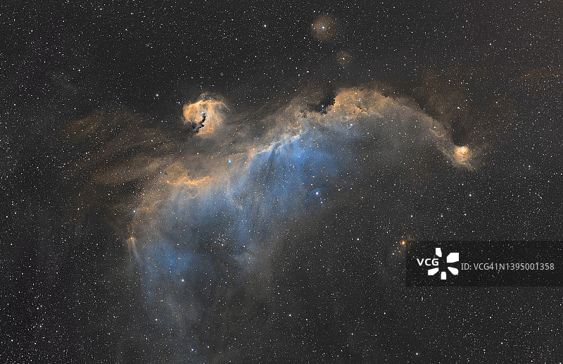 海鸥星云(IC 2177) SHO调色板窄带图片素材