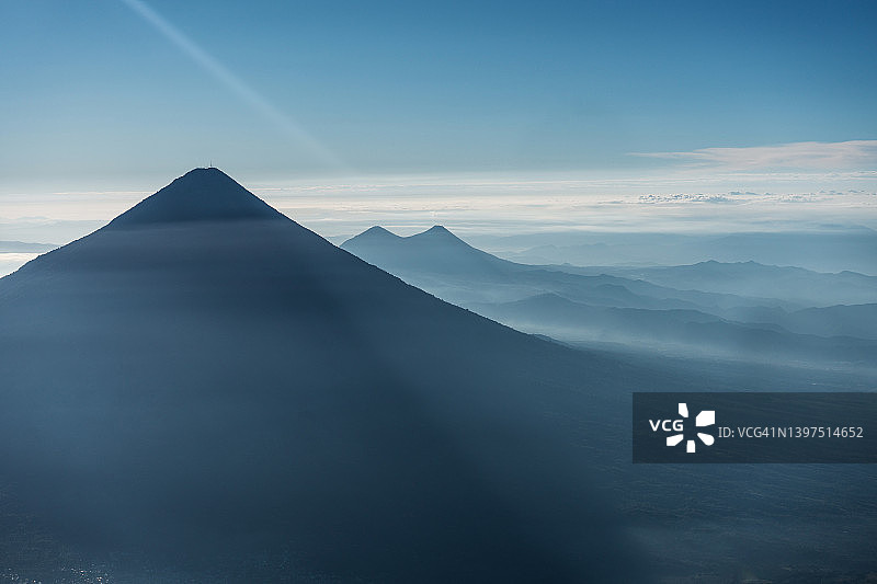 危地马拉阿瓜火山的风景图片素材
