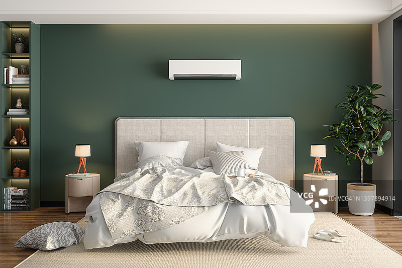 现代卧室内部与凌乱的双人床，空调，床头柜和盆栽植物的正面视图图片素材