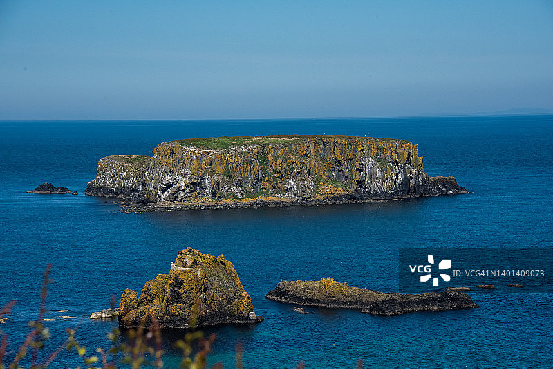 北爱尔兰安特里姆海岸的羊岛图片素材