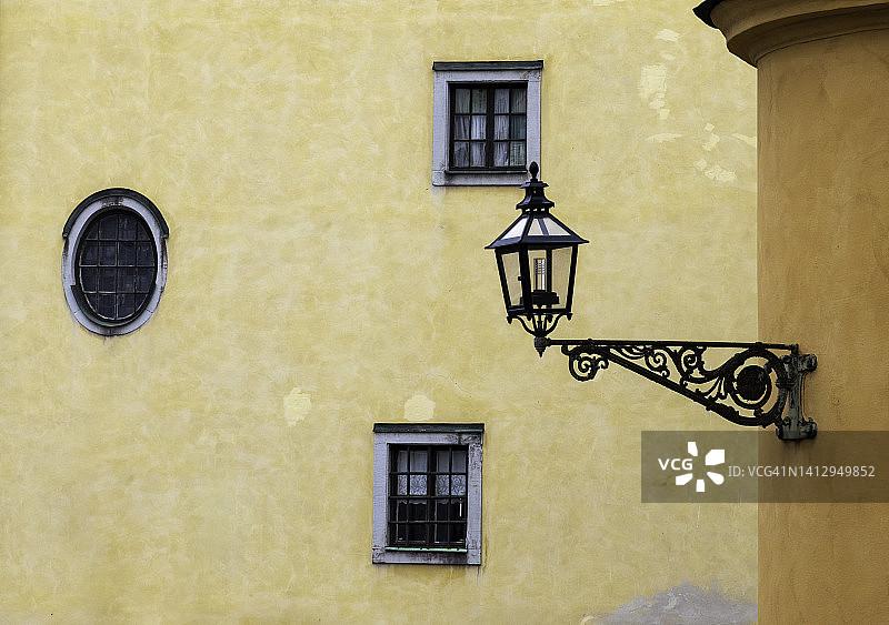 街灯和窗户街景斯德哥尔摩老城典型的迷人建筑图片素材