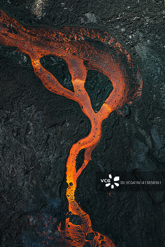 冰岛，从正上方俯瞰火山喷出的熔岩流图片素材