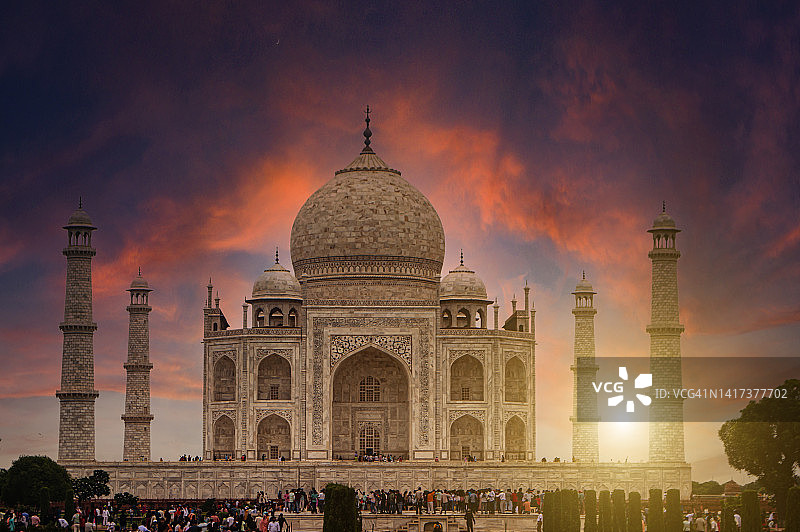 印度阿格拉日出泰姬陵纪念碑图片素材