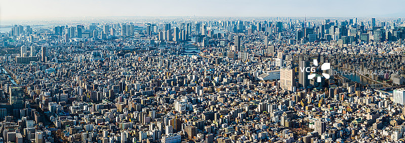 东京空中全景俯瞰无尽的摩天大楼城市景观图片素材