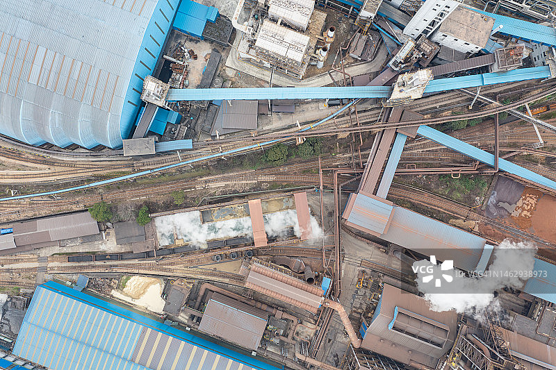 一个大钢铁厂的俯拍图片素材