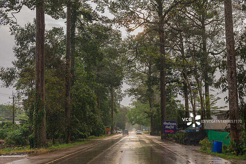 树路，顿杨纳隧道，Chanthaburi图片素材