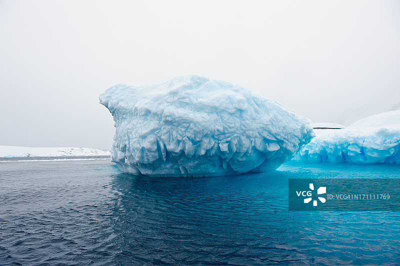 南极洲的冰山图片素材