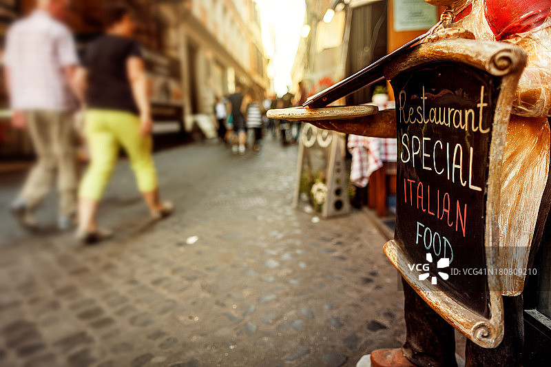 罗马街上的餐馆:意大利菜图片素材