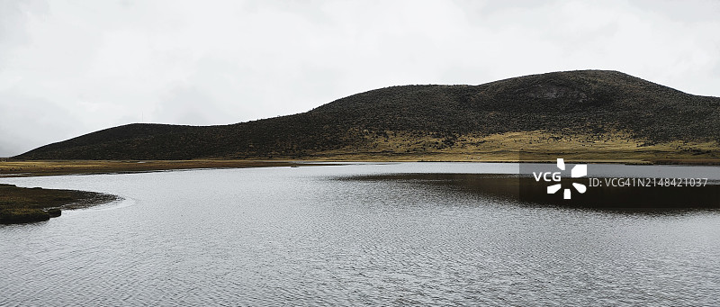 山对天的湖的风景图片素材