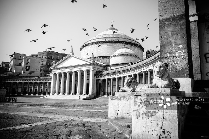 意大利那不勒斯的平民广场图片素材