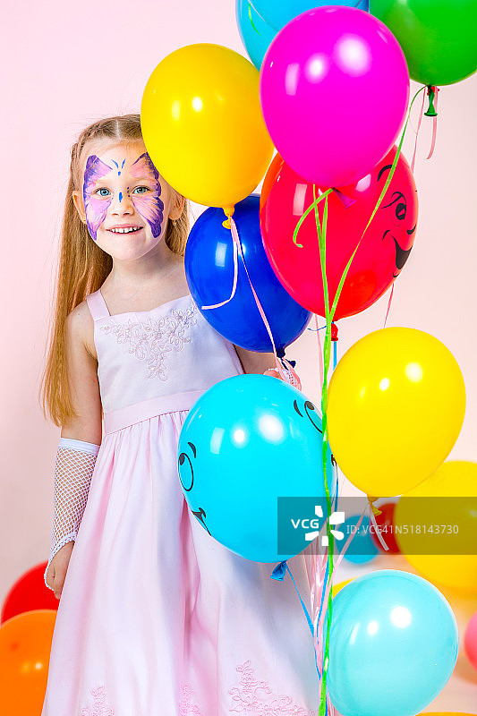 可爱的气球小女孩图片素材