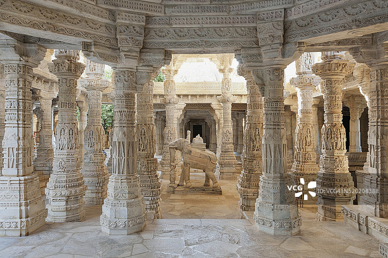 大象雕像，Ranakpur Jain寺庙，拉贾斯坦邦，印度图片素材
