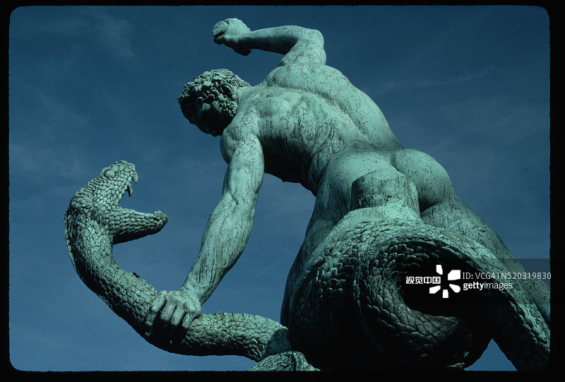 弗朗索瓦-约瑟夫·波西奥(Francois-Joseph Bosio)的《大力神与九头蛇战斗》(Hercules Battling the Hydra)图片素材