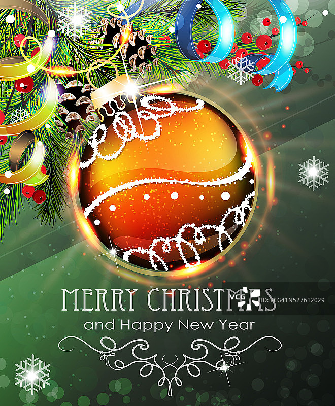 用冷杉树枝和金属箔装饰的橙色圣诞装饰物图片素材