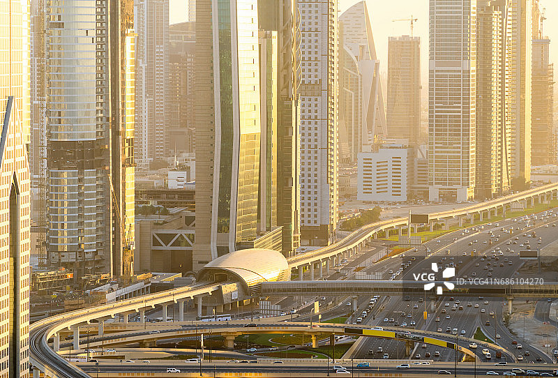 迪拜高速公路鸟瞰图图片素材
