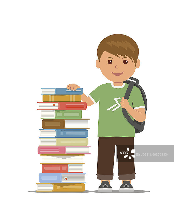 一个拿着书包的男生站在一堆书旁边。培训和自我教育。图片素材