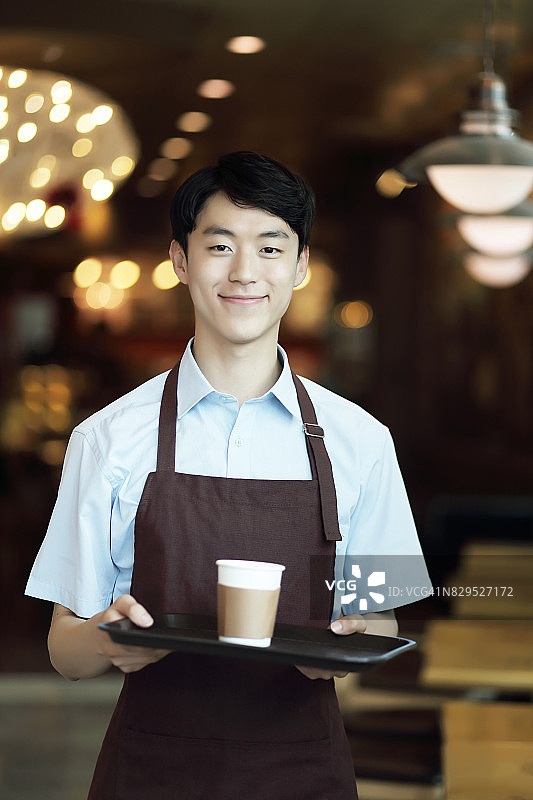 咖啡店服务员的肖像图片素材